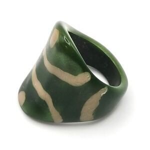 Vintage Green Tagua Ring Tan Batik Pattern Chunky Sculptural Statement Band Sz 8